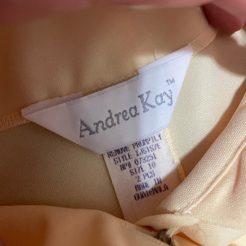Andrea Kay VTG 80s Size 10 Butter Yellow Midi Skirt Suit SS Blazer Office NWT‎ - Picture 2 of 10